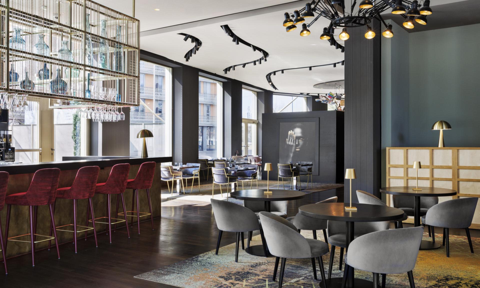 web_zurich_hotel_renaissance_tower_PT_58550